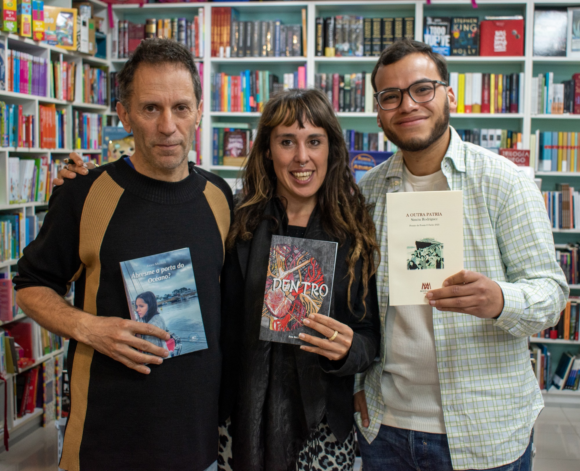 Anxo na presentacion do seu poemario con anita dinamita e galego de caracas